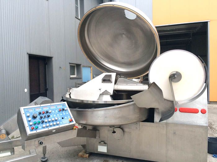 Cutter LASKA KU 330 DC with vacuum