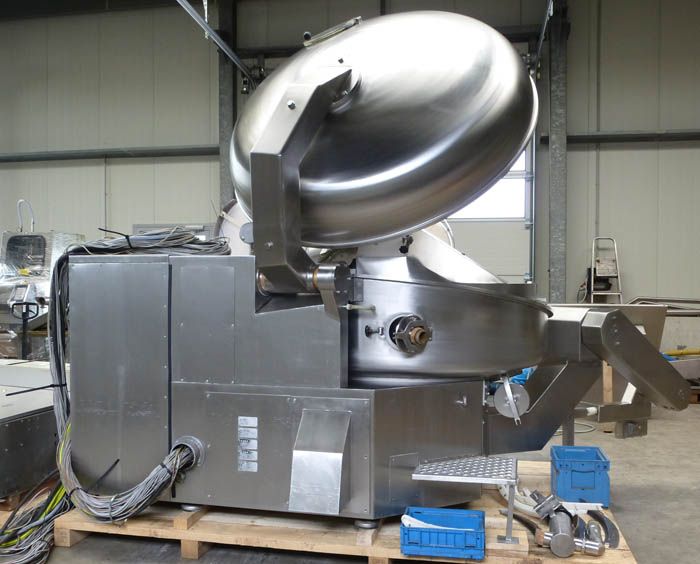 Cutter LASKA KU 330 DC with vacuum