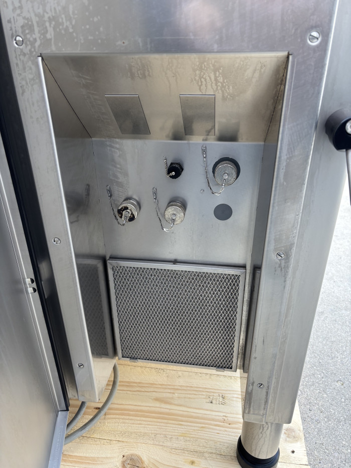 Handtmann VF 612 mit Haltevorrichtung
