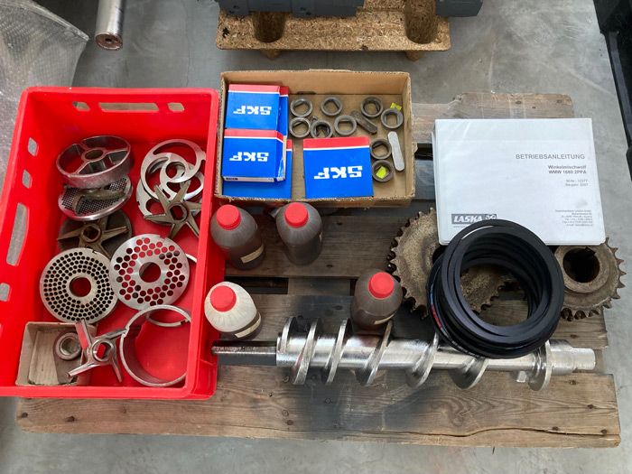 Laska Grinder/Mixer WMW 1680