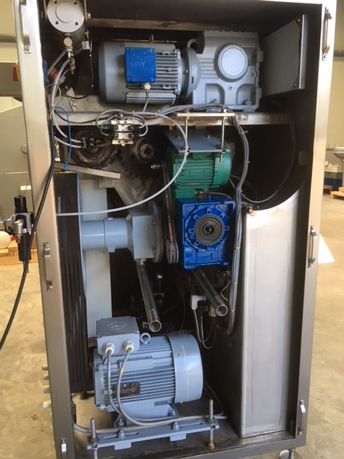 Laska MWM 1330 Grinder Mixer with Cooling Option and 200 Tote Bin Loader