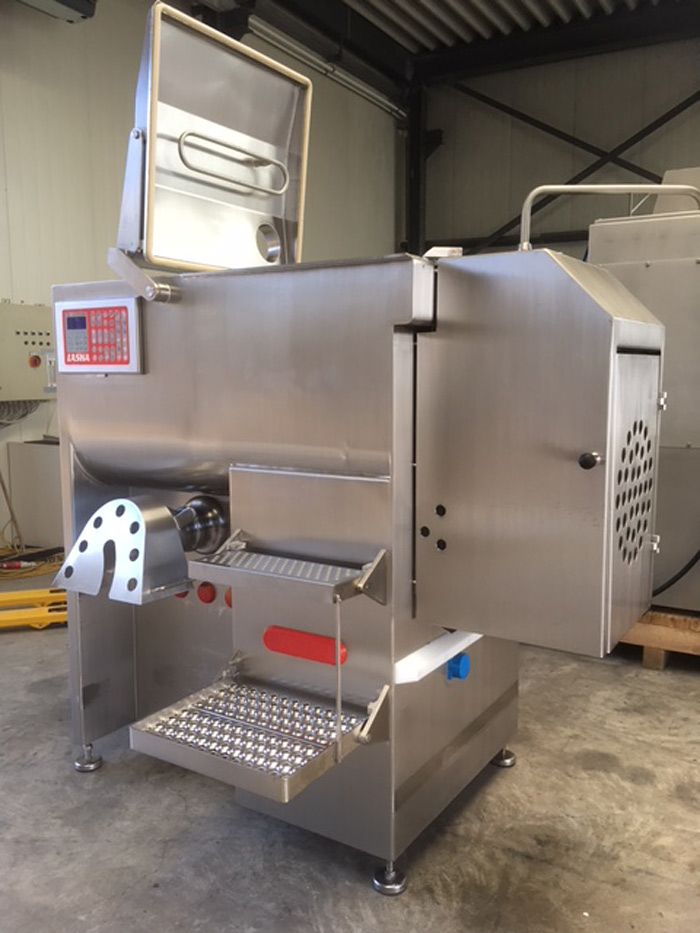 Laska MWM 1330 Grinder Mixer with Cooling Option and 200 Tote Bin Loader