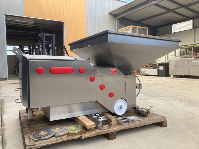 LASKA Nanocut FZ 225