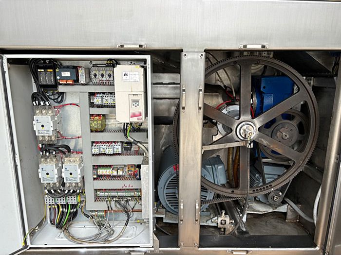 LASKA WWB 200 Frozen Block Grinder with Tote Bin Lifter