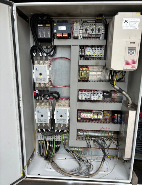 LASKA WWB 200 Frozen Block Grinder with Tote Bin Lifter