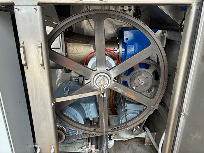 LASKA WWB 200 Frozen Block Grinder with Tote Bin Lifter