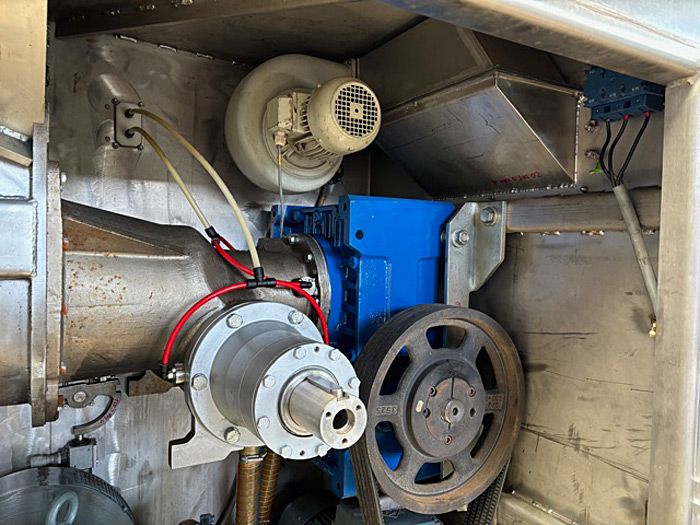 LASKA WWB 200 Frozen Block Grinder with Tote Bin Lifter