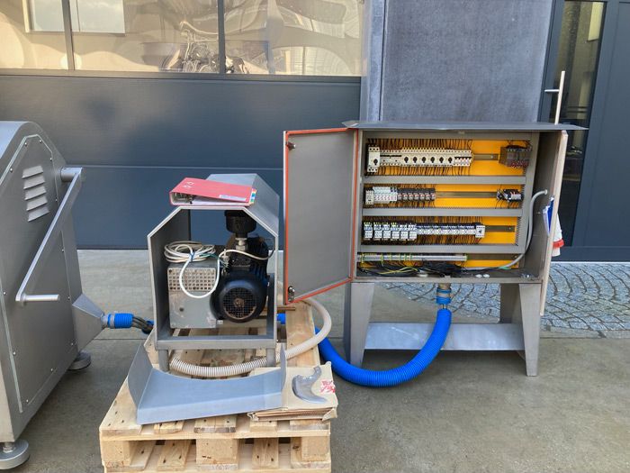 Vacuum Cutter K&G 65 liters