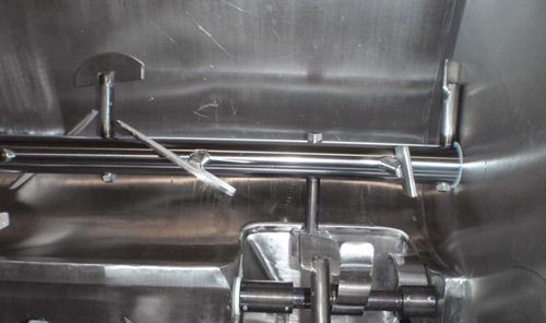 Mischwolf VELATI 180 mit 800 Mischwanne. 2 Paddel, mit Beladung